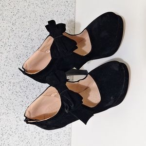 Sexy Black Suede High Heel with Suede Bows Size 38 Size 7.5